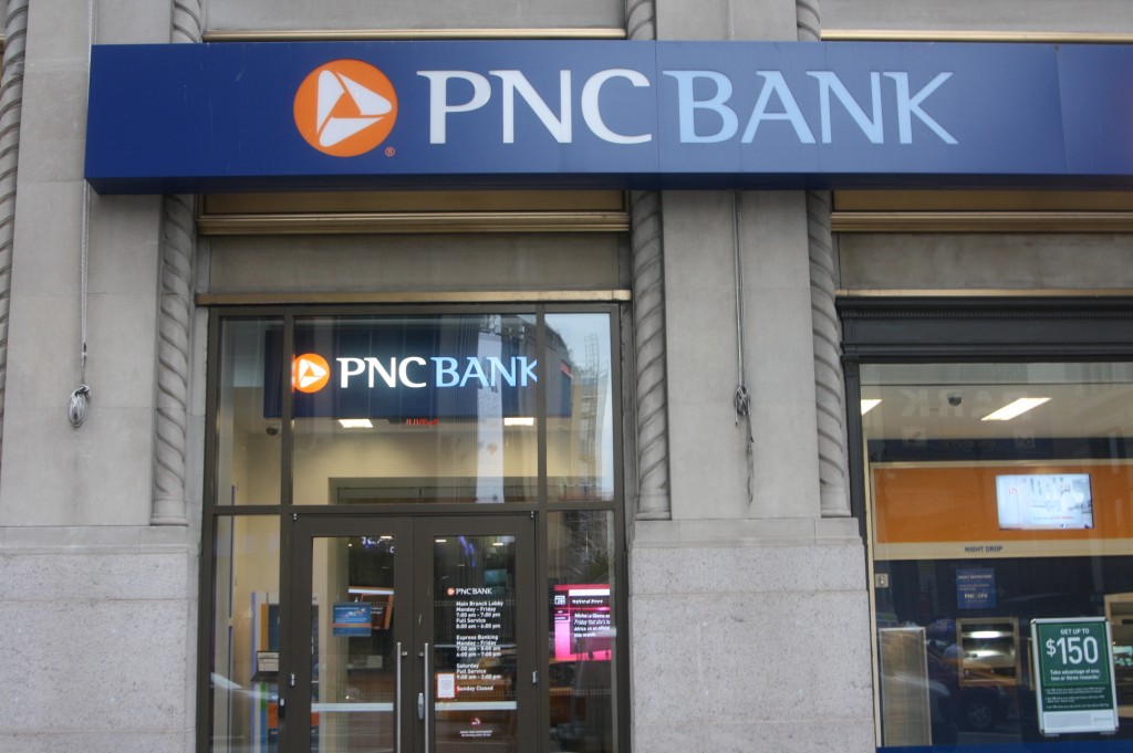 PNC Bank, Visa Partner to Offer Easy Online Checkout | MyBankTracker