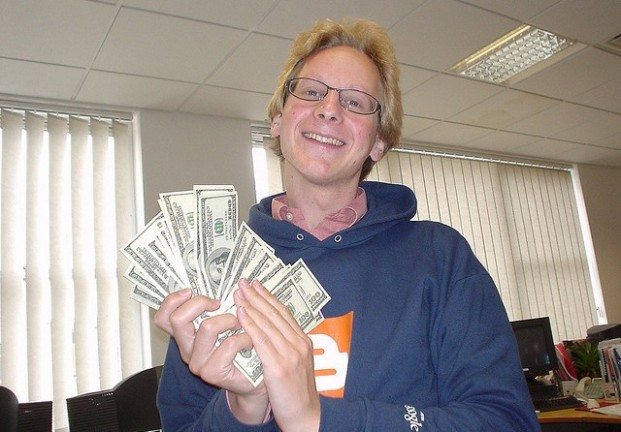 Many holding money & bills