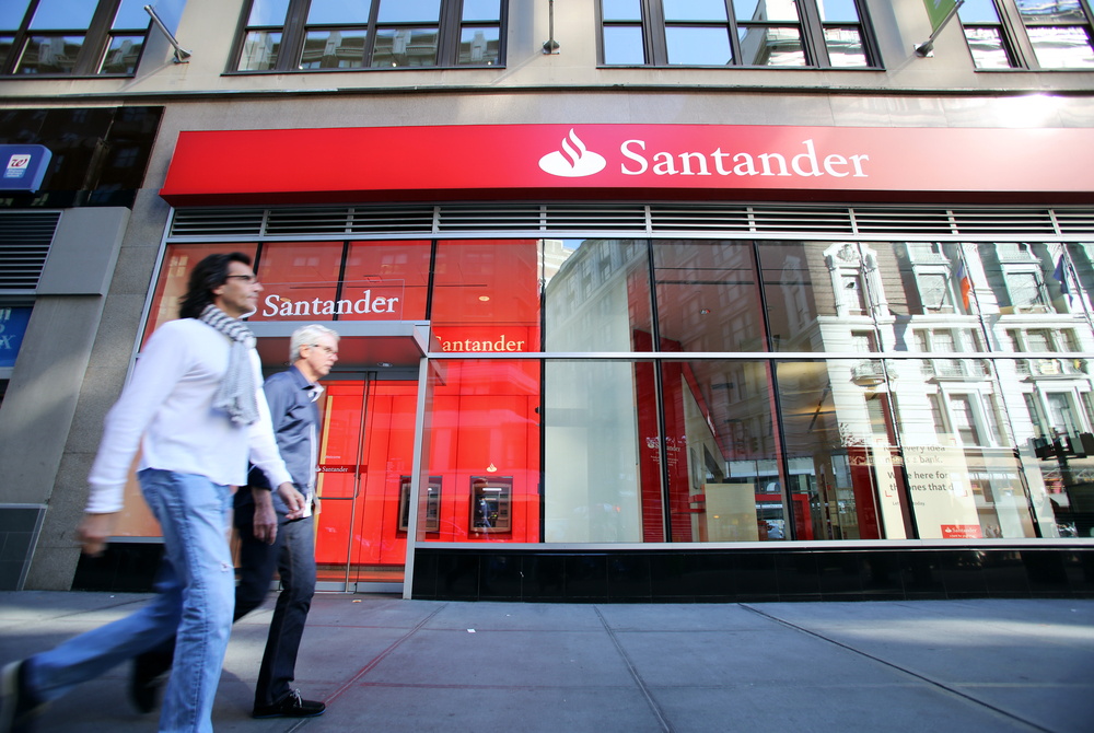 Santander Bravo MasterCard Rewards Credit Card Review | MyBankTracker