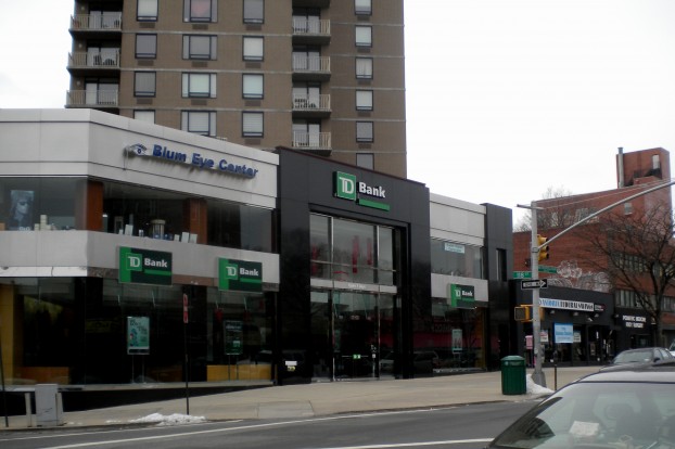 Flickr | https://www.flickr.com/photos/edgarzuniga/4253106424/sizes/l/ td-bank-signs