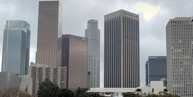 controlling big banks image
