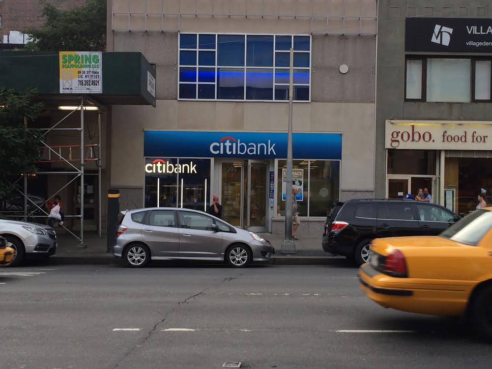 Deposited Item Returned Fee Comparison at Top 10 U.S. Banks