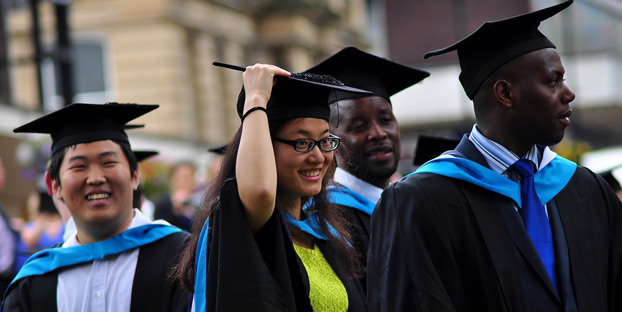 student loans vs. investing image