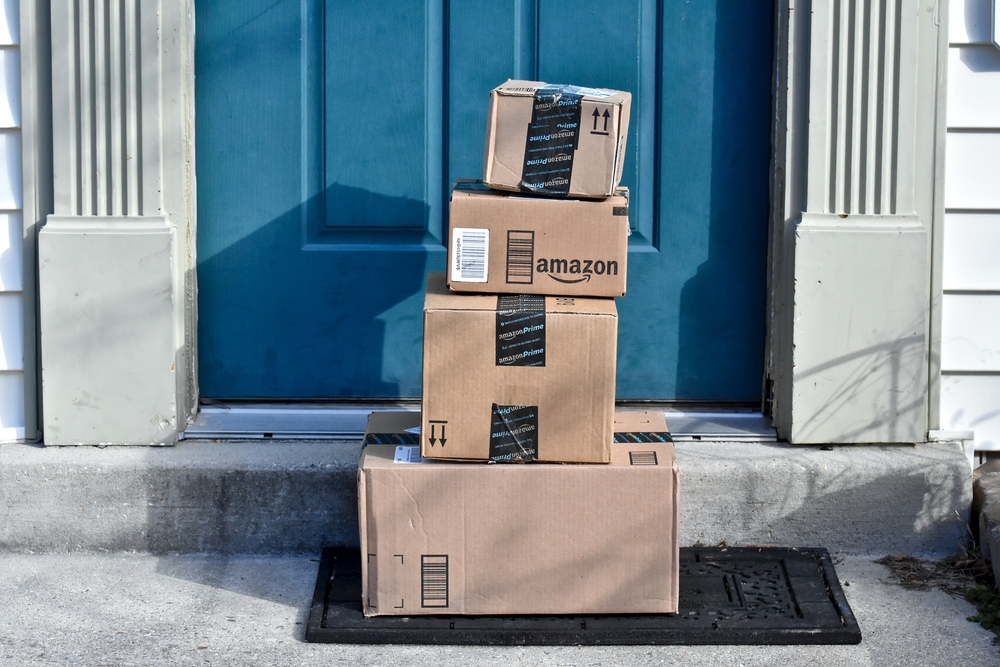 The Deceptive Cost of Online Shopping: Boxes, Returns and Phishing