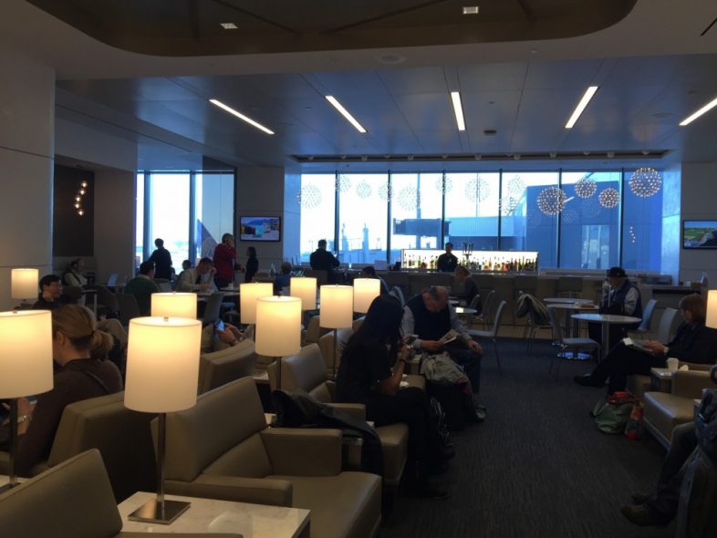 How to Get Airline Lounge Access For Your Next Flight