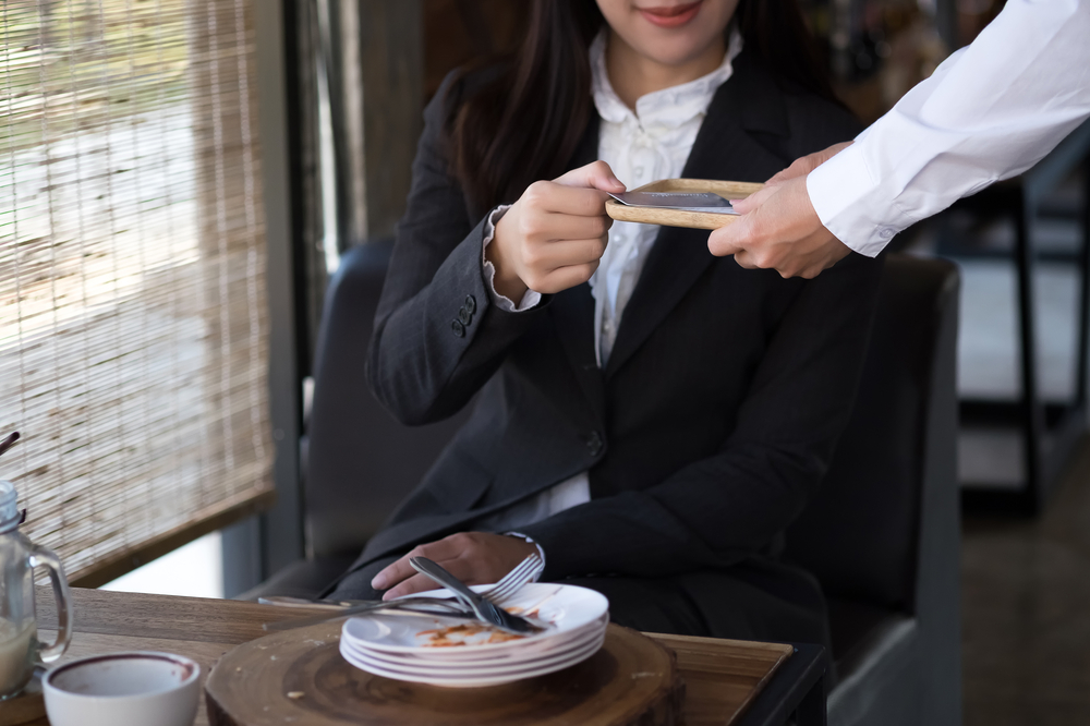 Would a Restaurant Really Make You Wash Dishes If You Can't Pay the Bill?