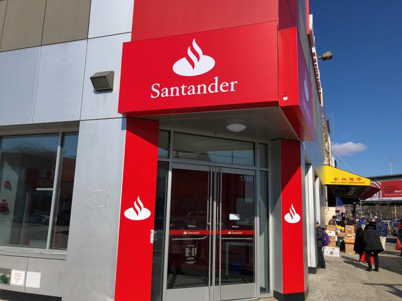 Santander Bank Review 2023