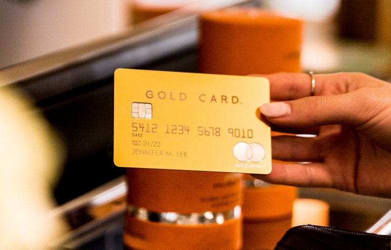 mastercard-gold-card-2023-review-24k-gold-credit-card-for-luxury