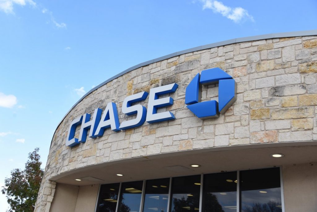 Chase Brokerage Review: Should Invest With It?